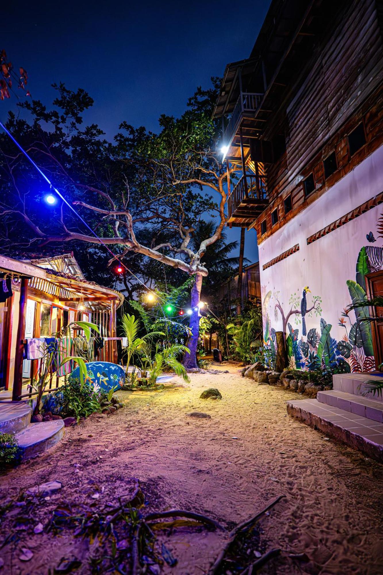 Easy Tiger - M'Pai Bay Beach, Koh Rong Sanloem Buitenkant foto